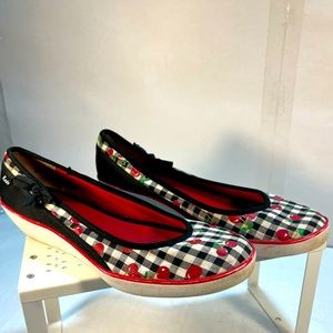 WOMENS KEDS SHOES SIZE 9.5